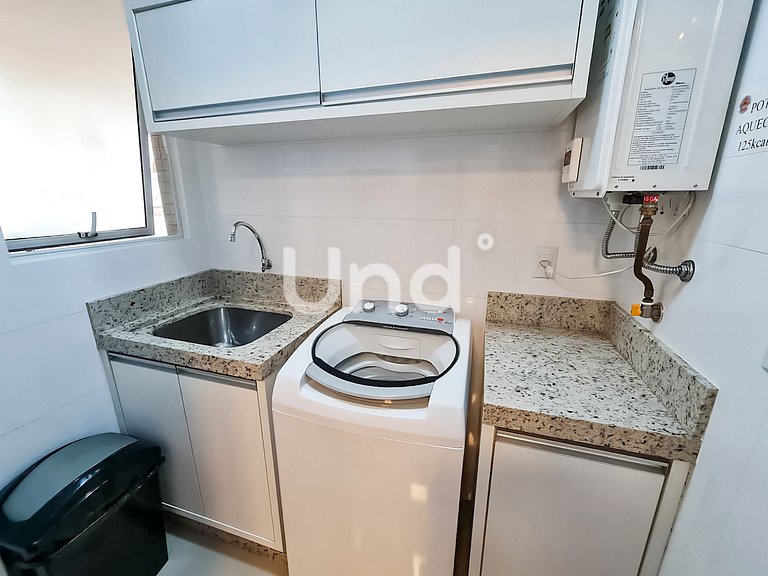 Apartamento de 3 Suites, Parrilla y 2 Cocheras | Meia Praia